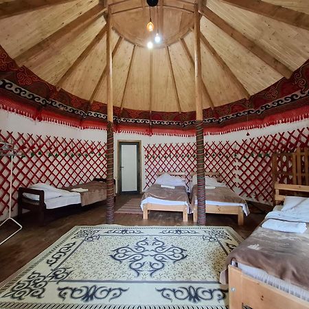 Happy Nomads Yurts & Hostel Karakol Buitenkant foto