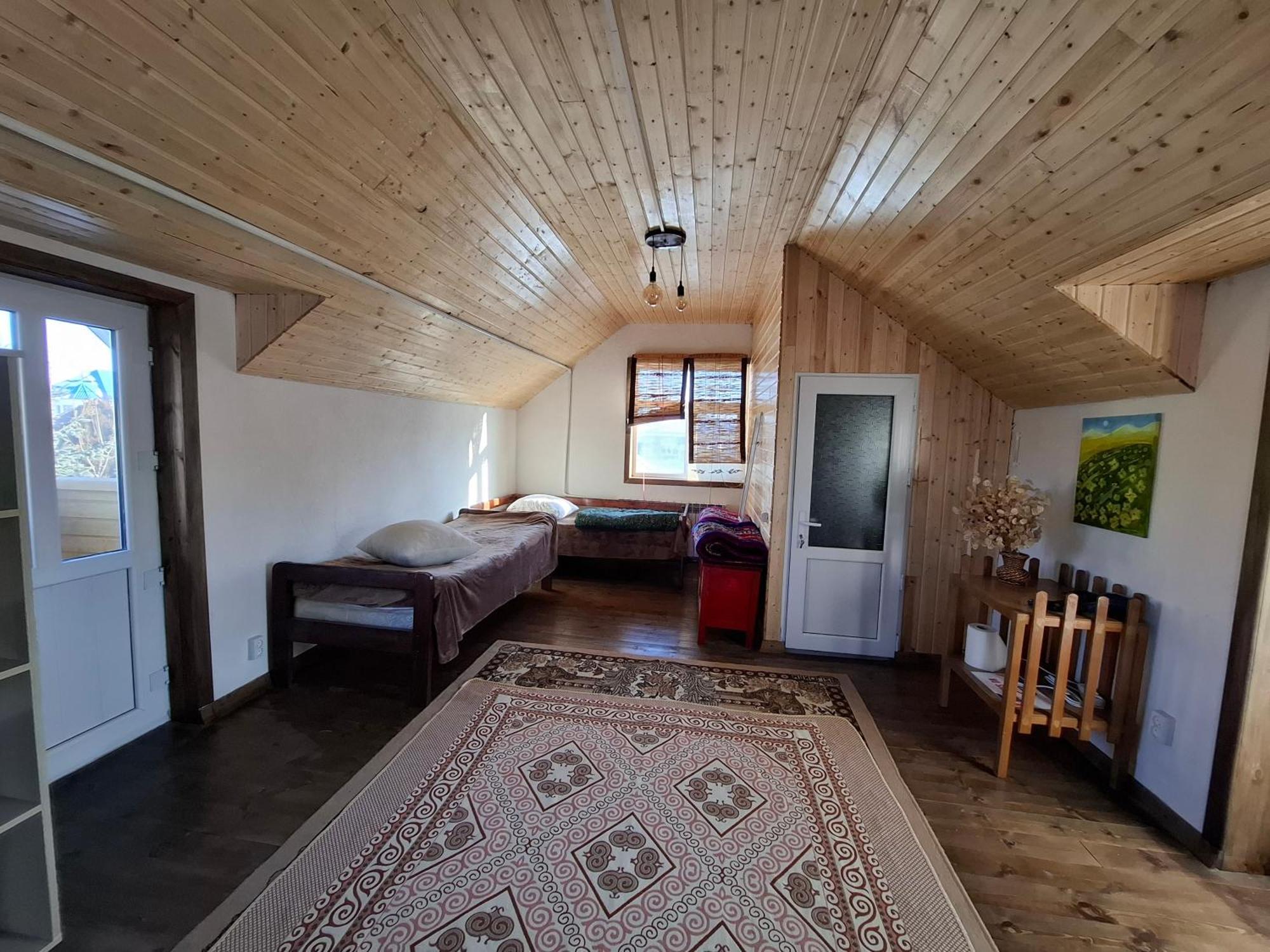 Happy Nomads Yurts & Hostel Karakol Buitenkant foto