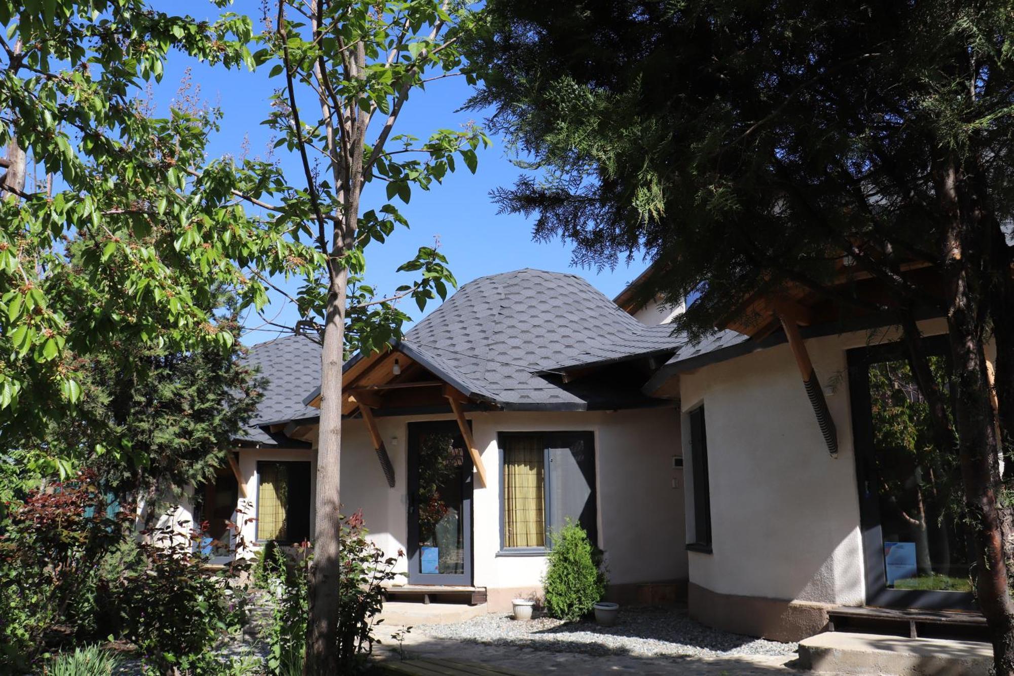Happy Nomads Yurts & Hostel Karakol Buitenkant foto